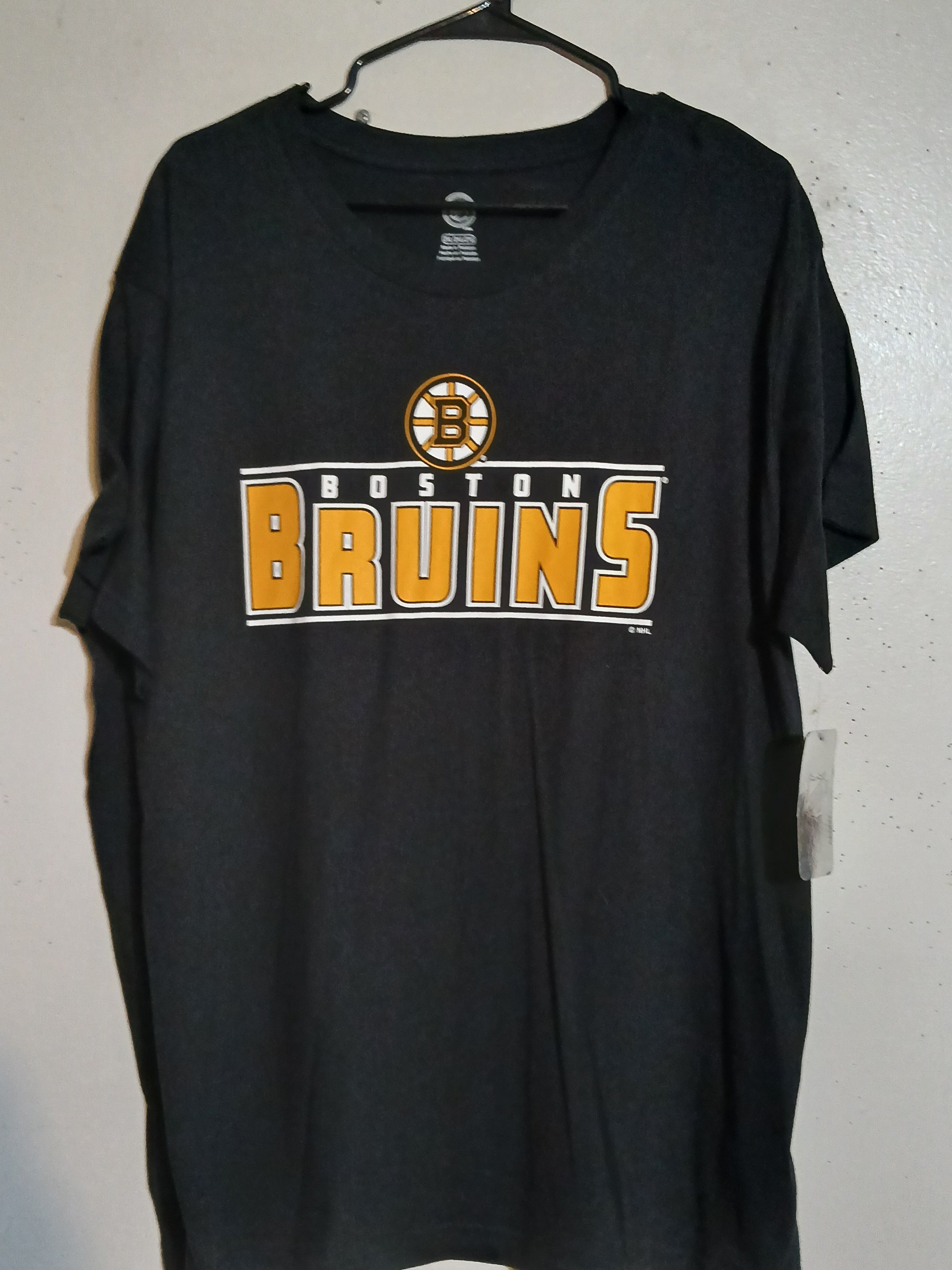 NHL BOSTON BRUINS  T SHIRT WITH TAGS SIZE XXL