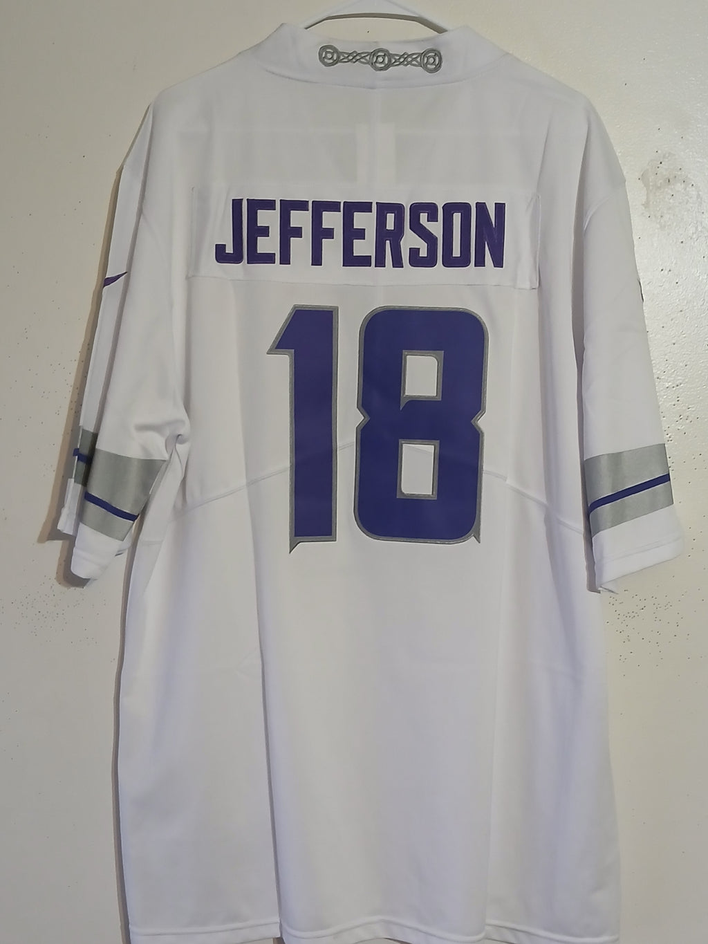 Nike men's Minnesota Vikings Justin Jefferson white alternate game player Jersey