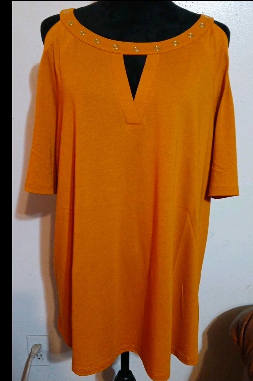 Michael Kors Woman's Cold Shoulder Blouse Gold Color Off The Shoulder Size 2X New With Tags