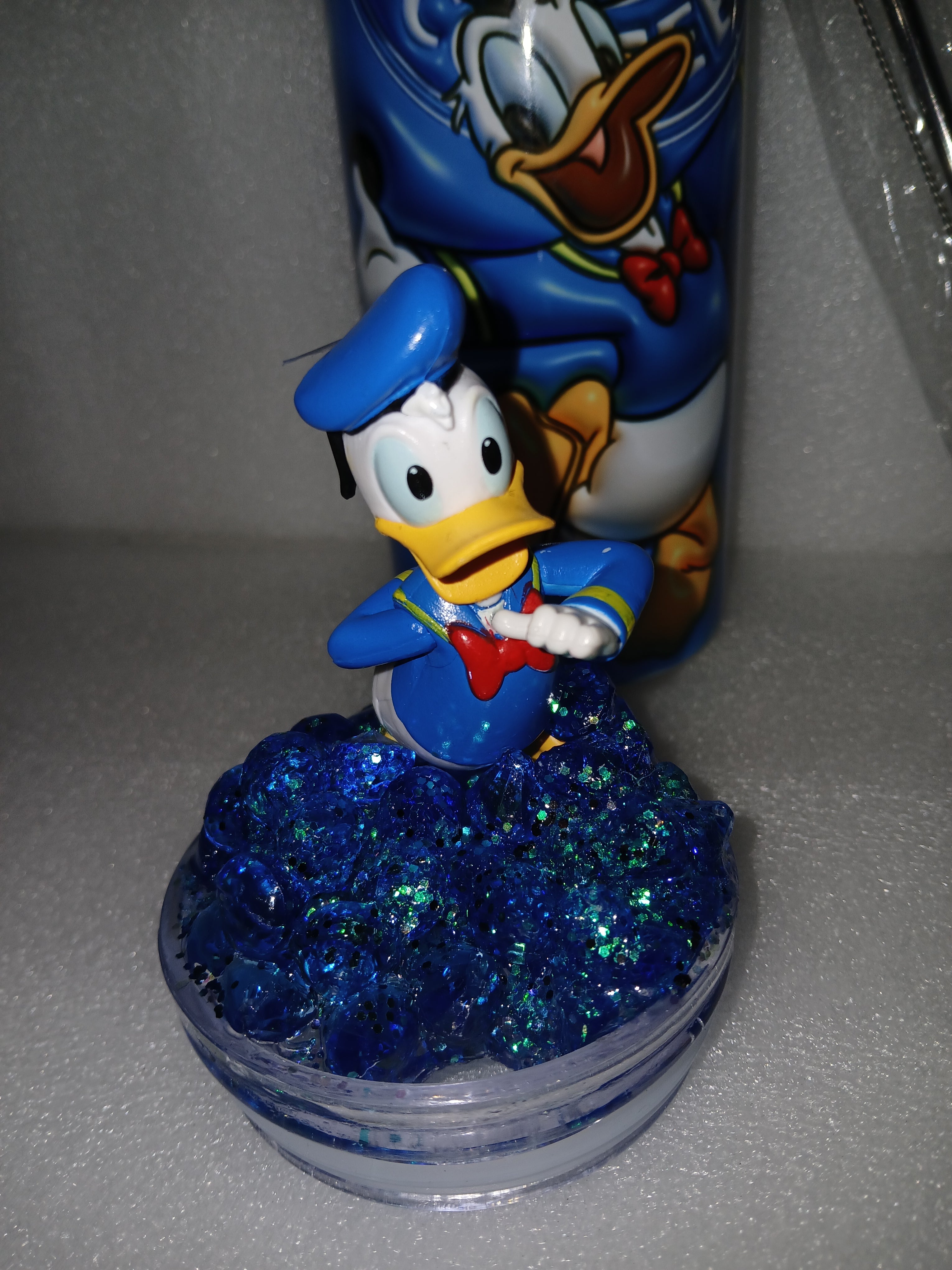 Donald Duck 20 oz tumbler with customized topper