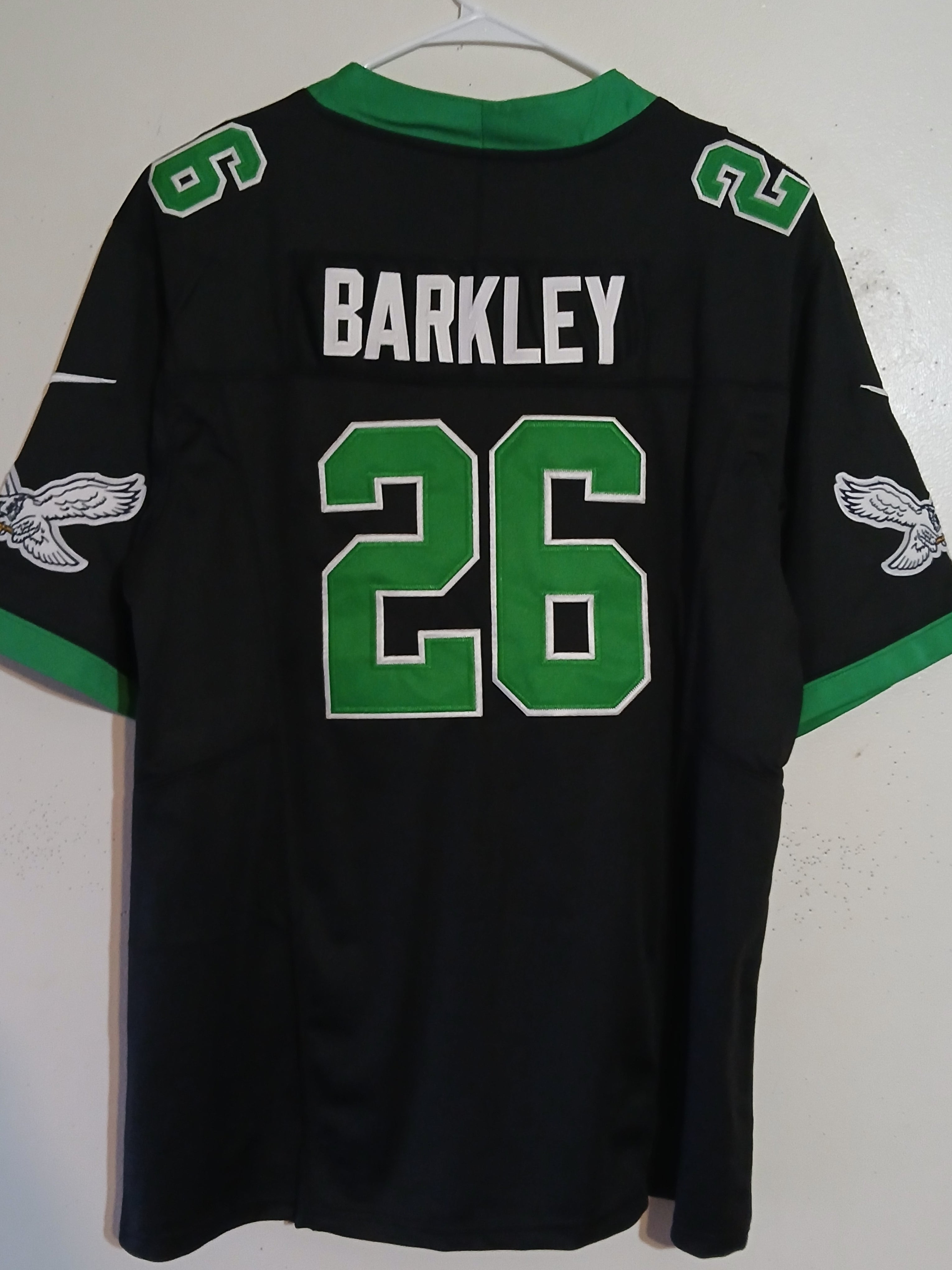 Nike men's Philadelphia Eagles Shaquon Barkley kelly green and black jersey size XL