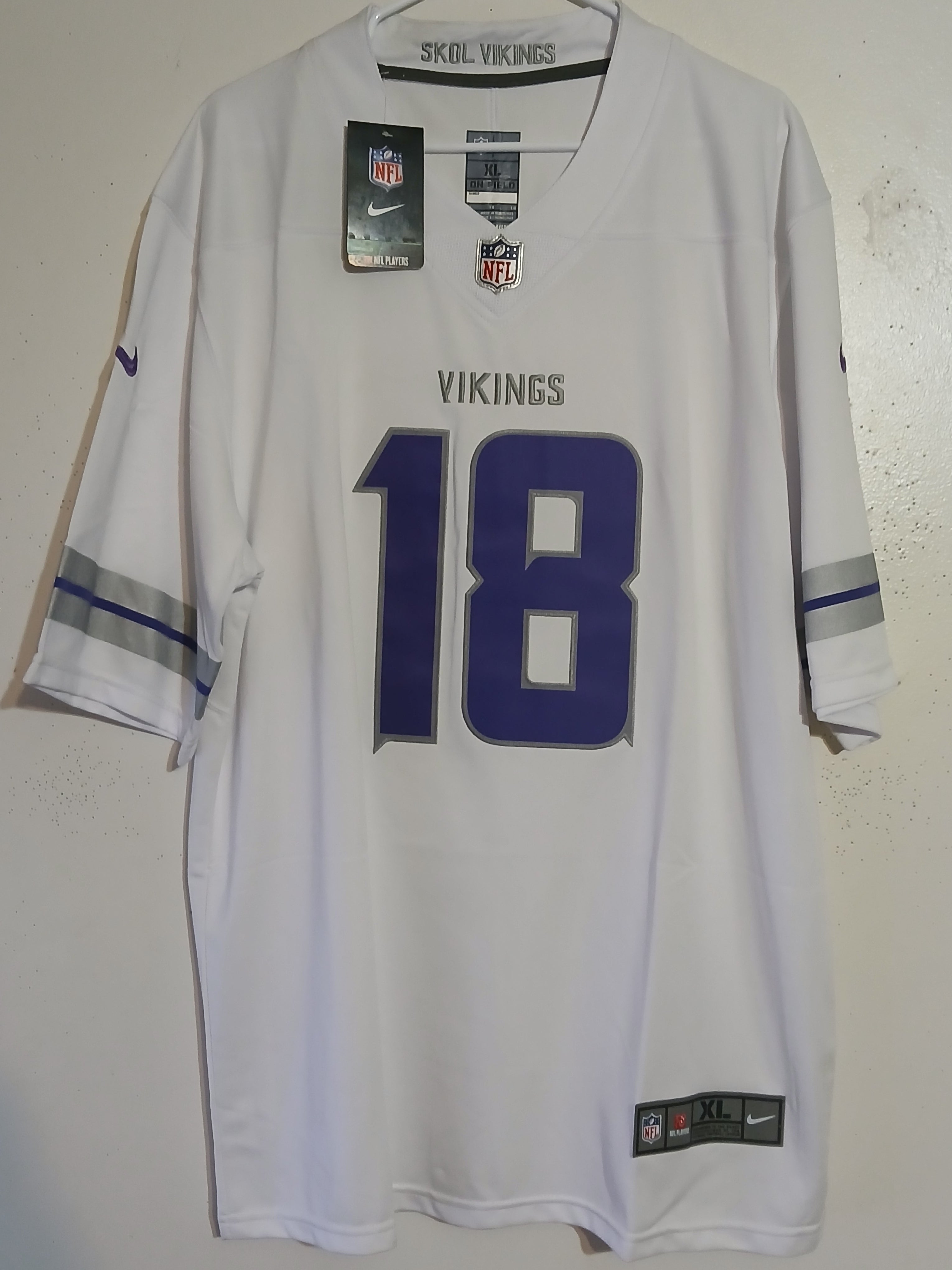 Nike men's Minnesota Vikings Justin Jefferson white alternate game player Jersey