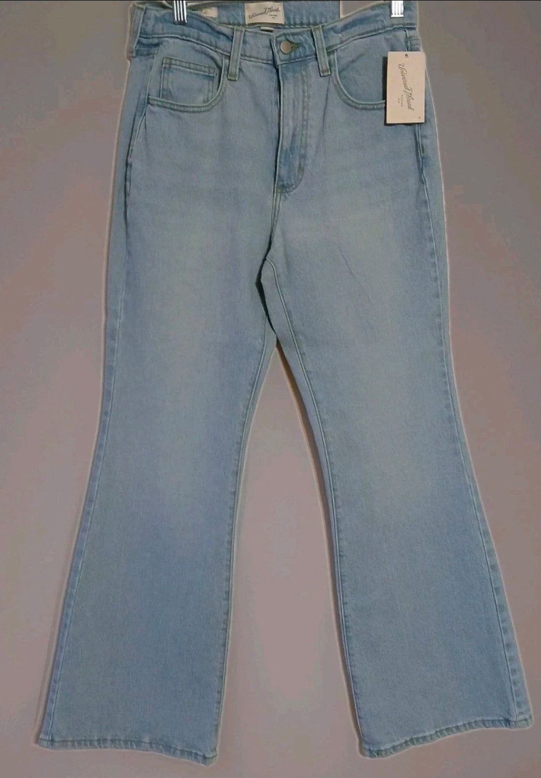 Universal Thread Women's Jeans High-Rise Flared Legs Size 8 Short