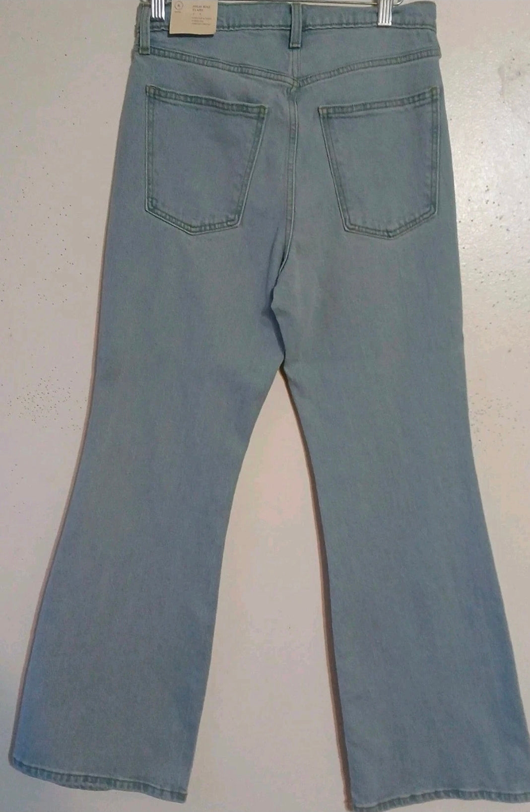 Universal Thread Women's Jeans High-Rise Flared Legs Size 8 Short