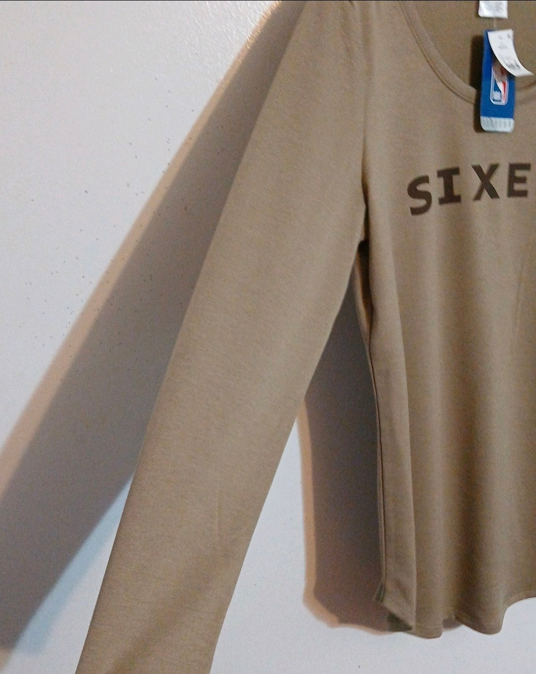 Women’s License Philadelphia 76ers NBA Long Sleeves Tan New With Tags Size Large