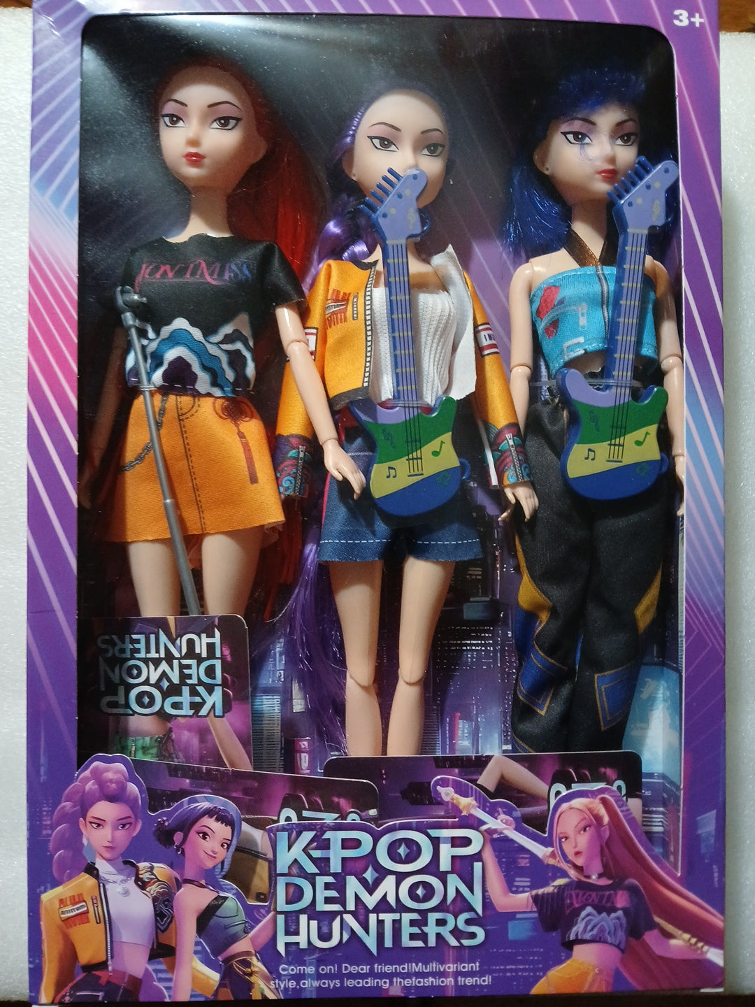 Netflix Kpop Demon Hunter 3 set dolls with stand and trading cards new in the box