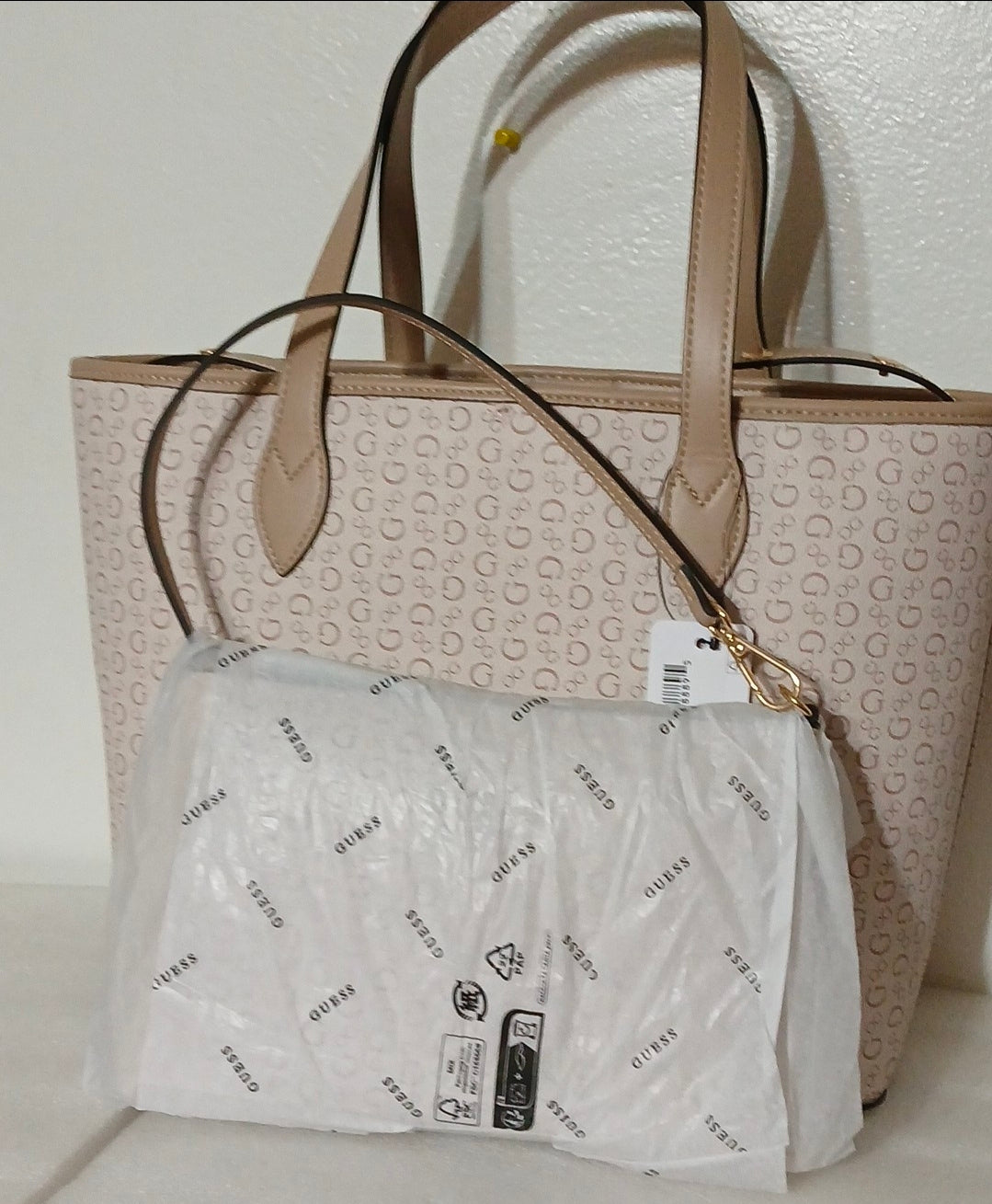 Guess Los Angeles 2 Set Woman's Tote Bag / Handbag Color Tan New With Tags