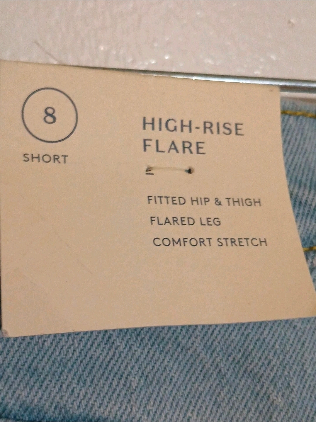 Universal Thread Women's Jeans High-Rise Flared Legs Size 8 Short