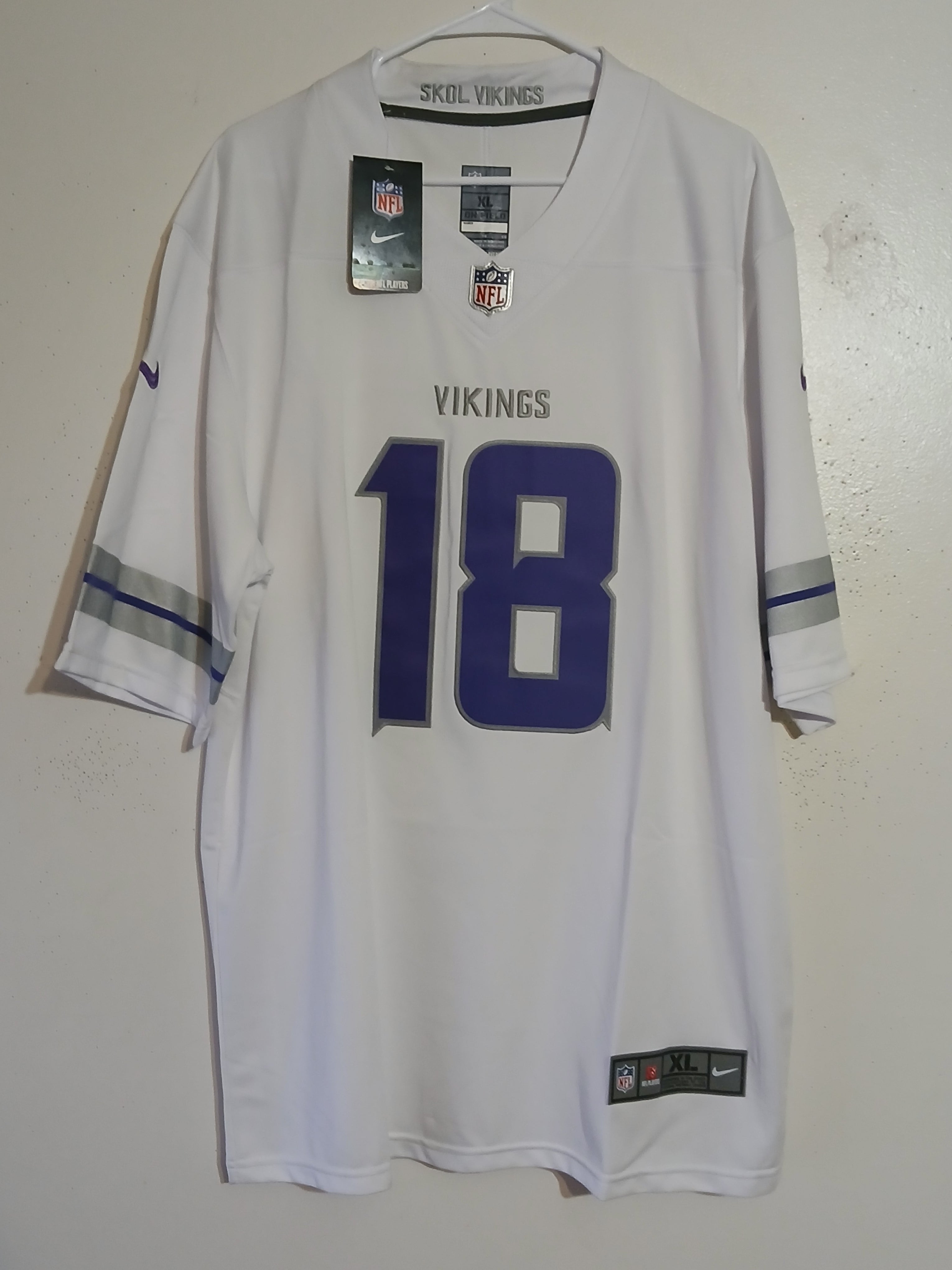 Nike men's Minnesota Vikings Justin Jefferson white alternate game player Jersey