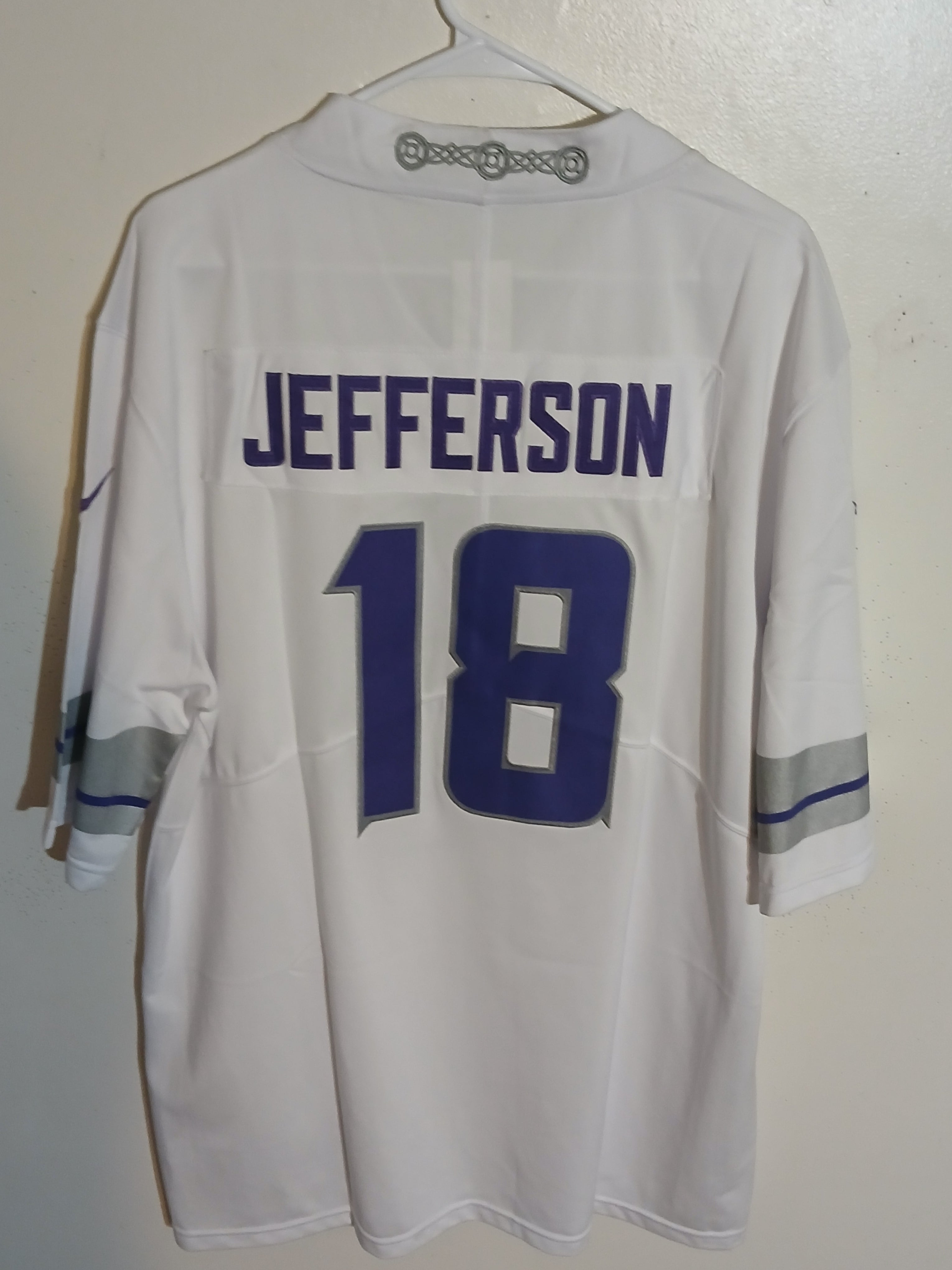 Nike men's Minnesota Vikings Justin Jefferson white alternate game player Jersey