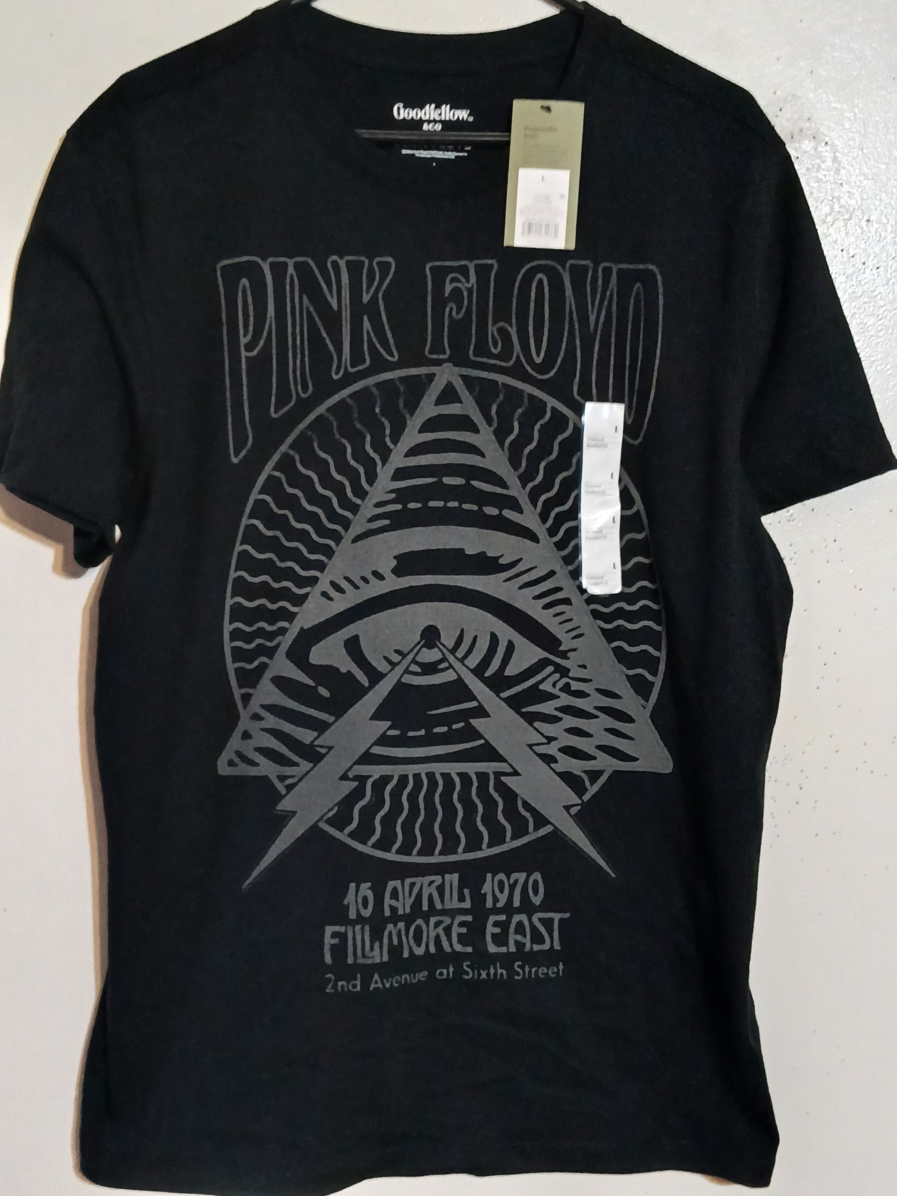 Goodiellow Pink Floyd 1970 Fillmore East Graphic T Shirt Eye Pyramid Size L