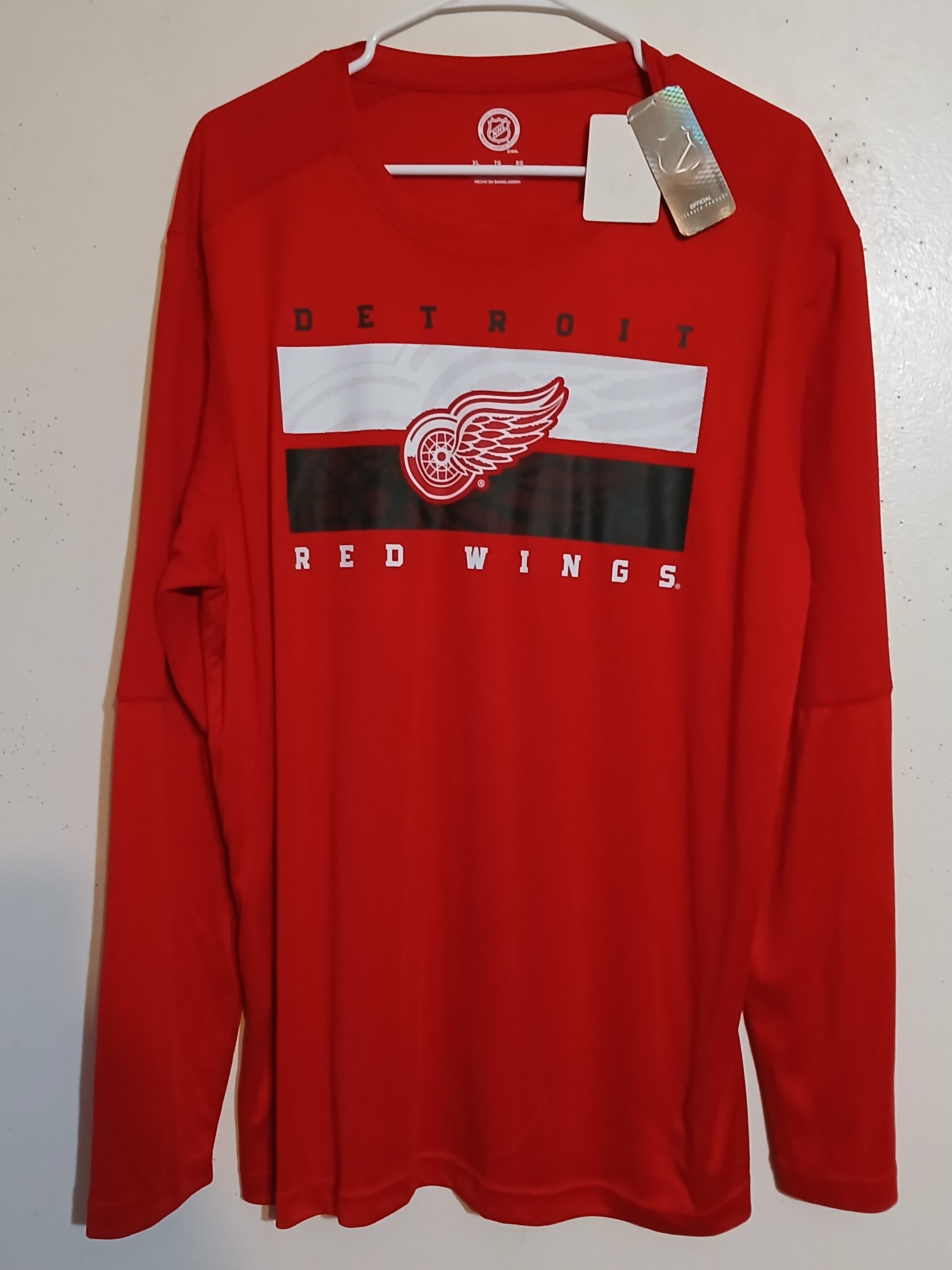 NHL DETROIT RED WING LONG SLEEVE T SHIRT  RED WITH TAGS SIZE XL