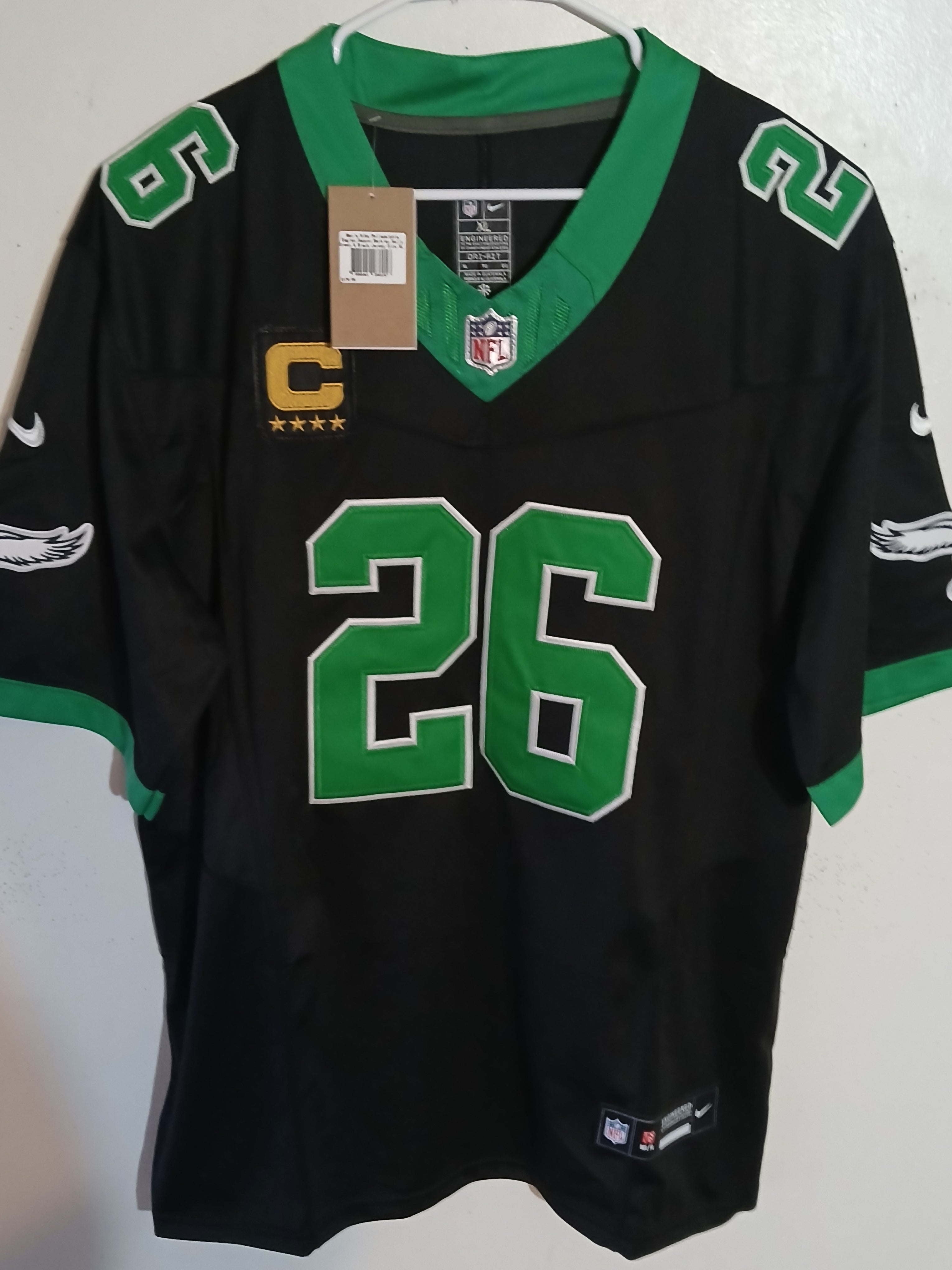 Nike men's Philadelphia Eagles Shaquon Barkley kelly green and black jersey size XL