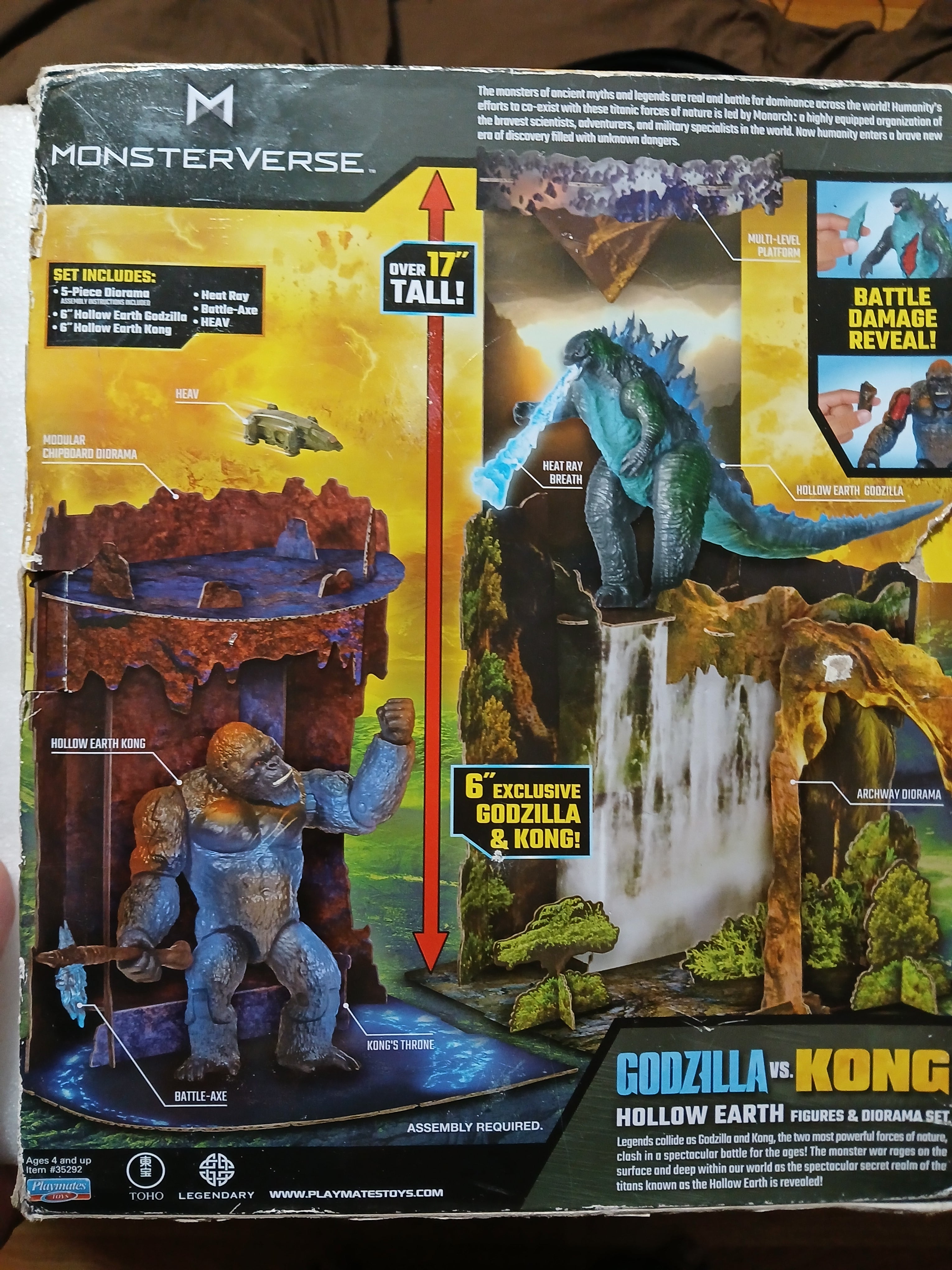 Monster Verse Godzilla VS Kong Hollow Earth Figure  & Diorama Set
