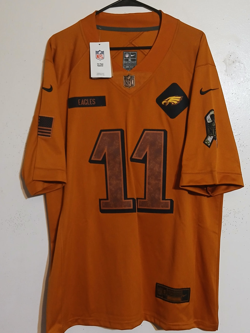 Nike Philadelphia Eagles AJ Brown salute to the Troops cancer awareness Jersey Size XL